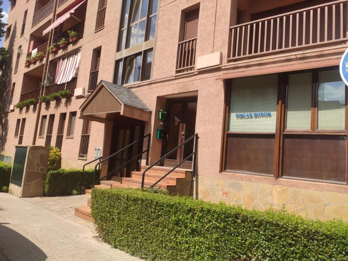 Apartamento D'Ousseau Jaca Dış mekan fotoğraf